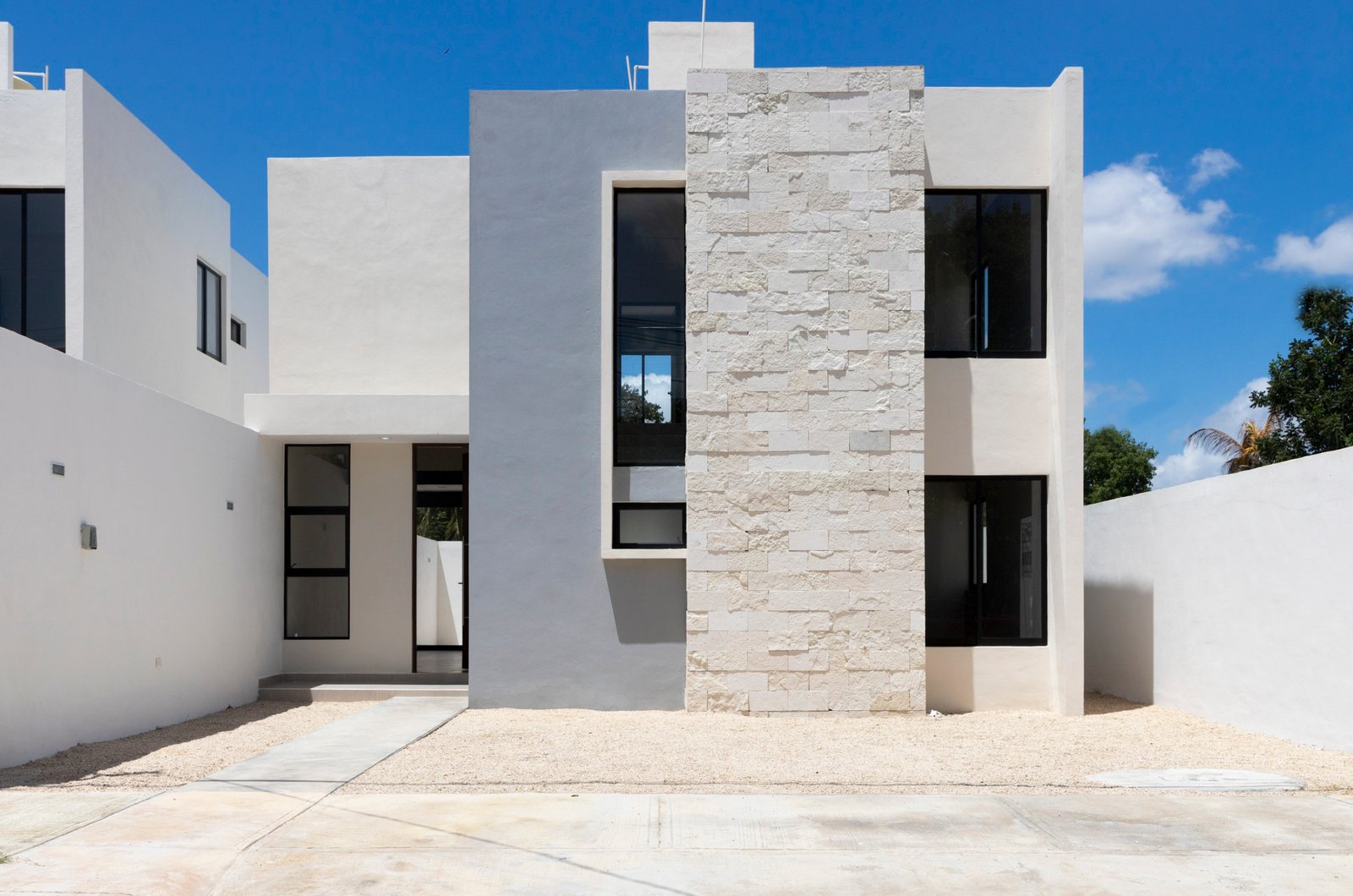 1879-Casa-en-venta-en-chichi-suarez-de-3-recamaras-una-en-planta-baja-con-lberca (1).jpg